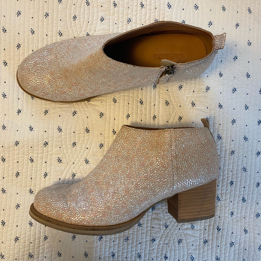 Cooperative 2.5 inch heeled boot